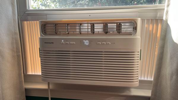 Frigidaire 5,000 BTU Window Air Conditioner (Newest Model) 1
