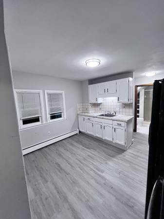 $2,400 / 2br - Everett 2 Bed/1 Bath | Gatos negociables | Cerca de Ferry St63863135762563123