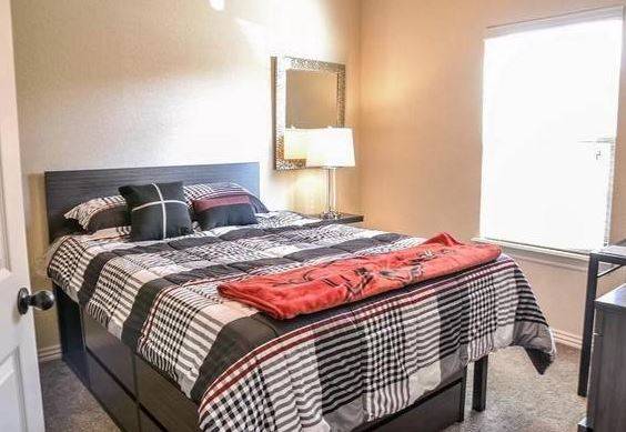 $600 #Habitación Principal Amplia con Baño Privado# (Englewood)63689844419331120