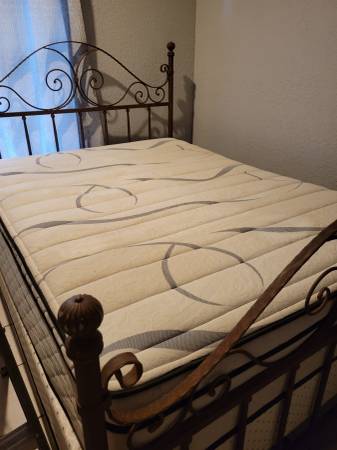 Queen size bed with frame 1