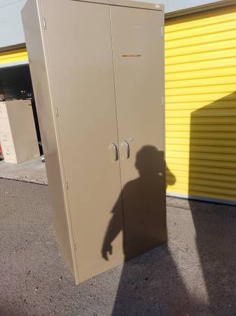 Cabinet  no Key - $45 (El Paso)63469924572033120