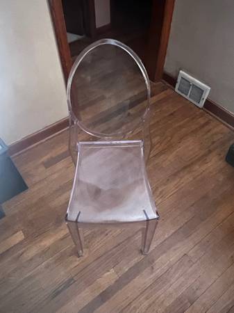 Clear Acrylic Chair 1