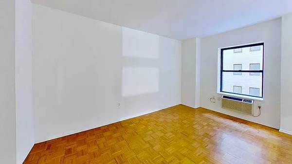 $3,295 Prime Location!! Studio on 9th Ave and 34th Street (Midtown West)63689899396739122