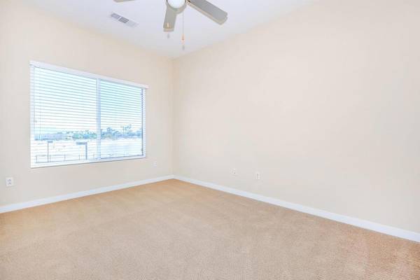 $1,995 / 1br - 917ft2 - Generous Closet Space, Dishwasher, Plush Designer Carpeting63981524870402123