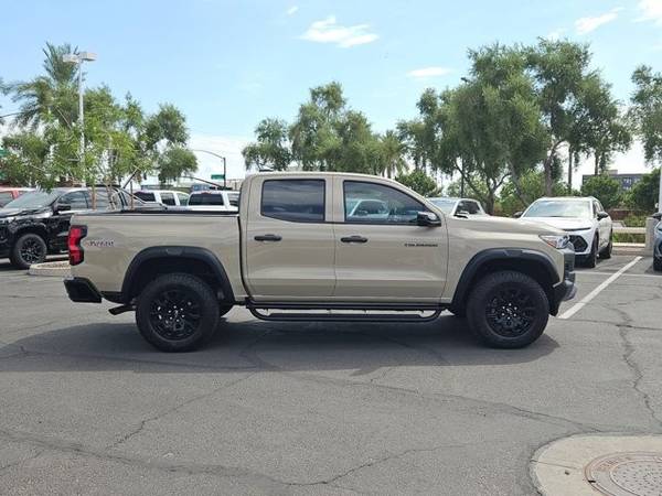 2024 Chevrolet Colorado 4x4 4WD Camioneta Certificada Chevy Trail Boss Crew - $37,788 (Llame al *(480) 372-8478* para confirmar disponibilidad al instante)63486119165315123