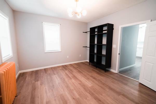 $2,395 / 2br - East Boston 2 Split Bed/1 Bath | Near Airport Station (East Boston)63620449120899123