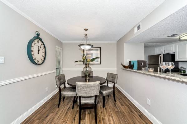 $1,155 / 1hab - 686ft2 - Lavaplatos, Áreas para picnic, Patio (4500 Sojourn Dr, Addison, TX)63796555317505120