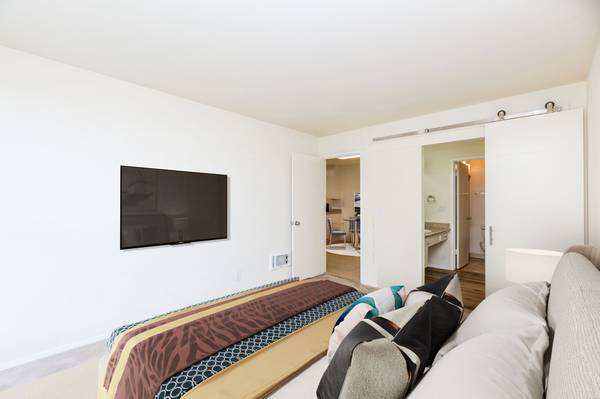$2,845 / 2br - 934ft2 - 2BR/Adams Point/Balcony/Large Closets/1Mons Rent+ $95 Move-In! (oakland east)63928543169666123