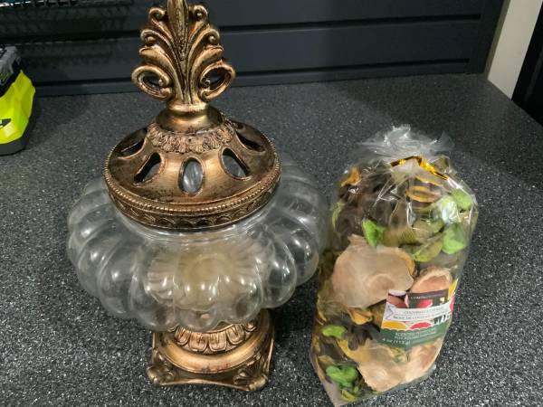 Bronze Crackle Glass Potpourri Jar 1