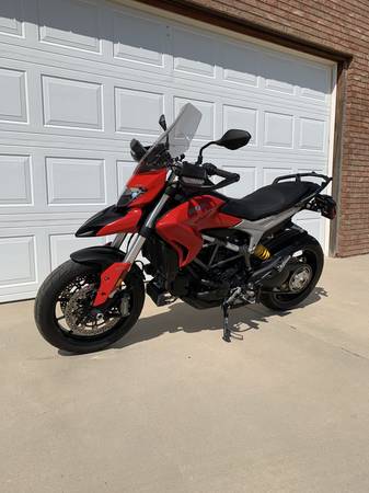 2016 Ducati Hyperstrada 939 1