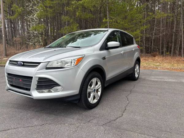 Escape SE Sport Utility 4D SUV 2016 - $6,200 (Auto Nova LLC)63621080232707122