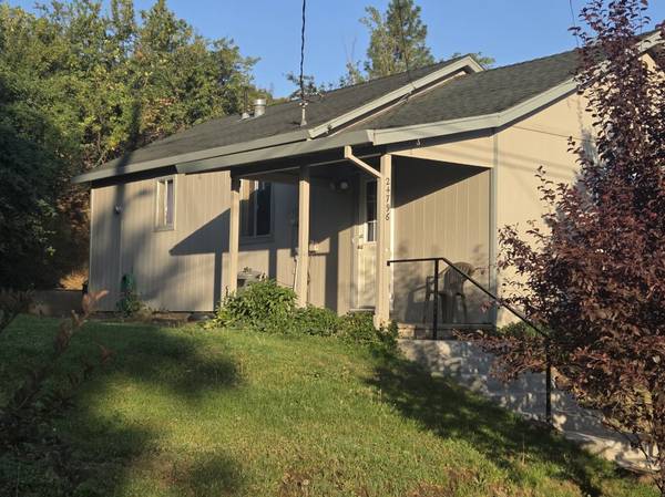 $1,200 / 2br - 1000ft2 - House for Rent (Fall River Mills)63972532364931122