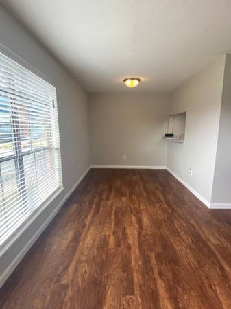 $1,009 / 2br - 956ft2 - Conference Center, 2bd 1.5ba, In Baytown (3400 Shady Hill Dr, Baytown, TX)63906679819139124