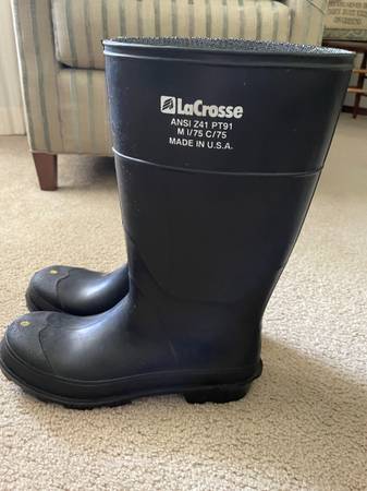 La Crosse steel toe, waterproof boots - like new Men's Size 12 1