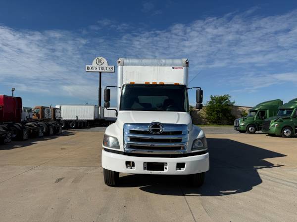 2017 Hino 268A 24’ Non-CDL - Photo 9