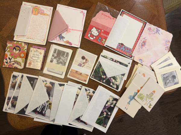 Note cards and stationary, with container 1