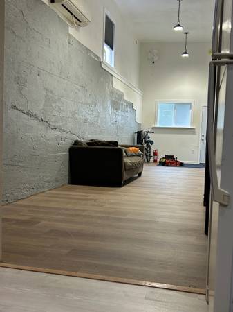 $2,400 / 1br - 750ft2 - New live work spaces available. (Oakland)63946805973250124