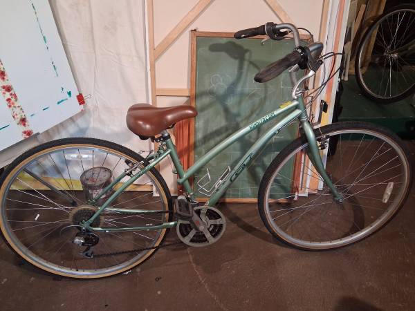 GT Windstream 21 speed bicycle 1