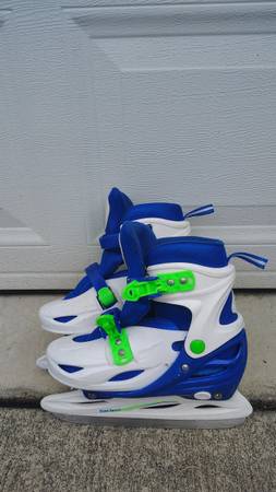 Adjustable ice skates for kids 1