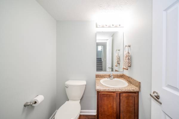 $297,900 / 4br - 2446ft2 - 4-bedroom, 2.5-bath home offers comfort, flexibility & room to grow! (2817 Sonnet Dr)63989231843074124