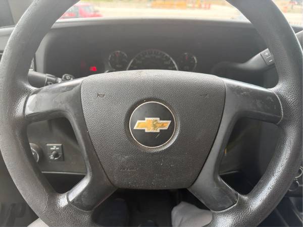 2013 Chevrolet Express 2500 - Photo 14