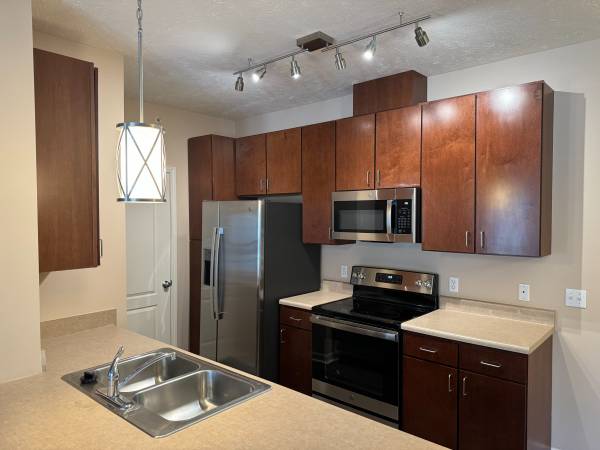 $1,645 / 2br - 1199ft2 - 2 habitaciones, 2 baños, ¡LISTO PARA MUDARSE! ¡EN OFERTA!63681714386817120