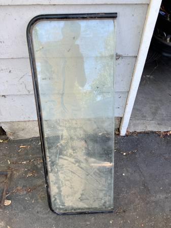 1913-1914 Model T Windshield 1