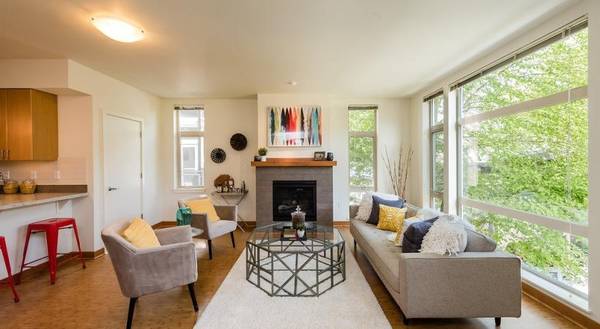 $2,888 / 1br - 1264ft2 - Unbeatable Commute, Luxurious Living Awaits (Maple Leaf, Northgate)63852483824129124
