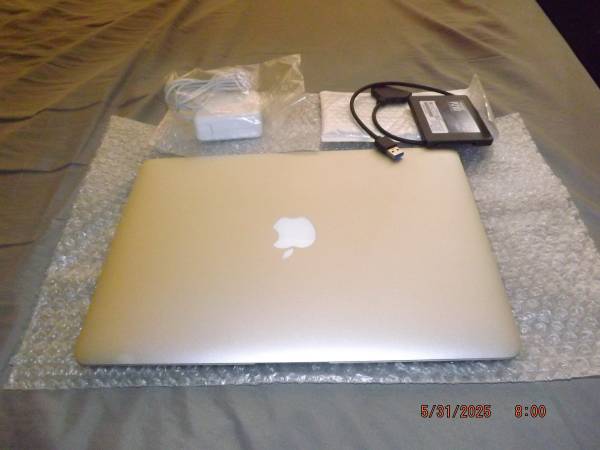 Dual Boot MacBook Air A1466 OSX/Win 11/Office Pro i7 8GB Ram 512GB SSD 1