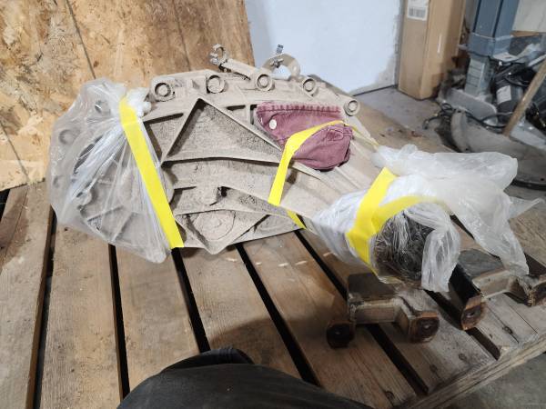 NV 261 Manual Transfer Case Out Of 2006 GMC 2500 1