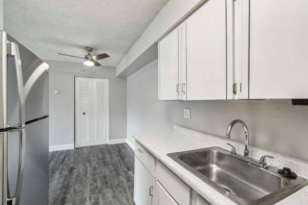$1,365 / 2hab - 950ft2 - Arrendamiento a corto plazo, sala de residentes, centro de fitness (7100 East Mississippi Avenue, Denver, CO)63849270053635123