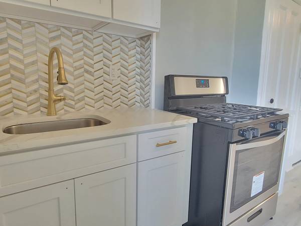 $2,800 / 2 dormitorios - Impresionante piso de 1 dormitorio con despacho (2 dormitorios flexibles), a 4 minutos en tren L (Bushwick/Ridgewood)63470213788547122