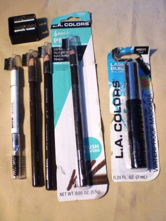 4 Eyebrow Pencils med brown + black Mascara + sharpener $5 1