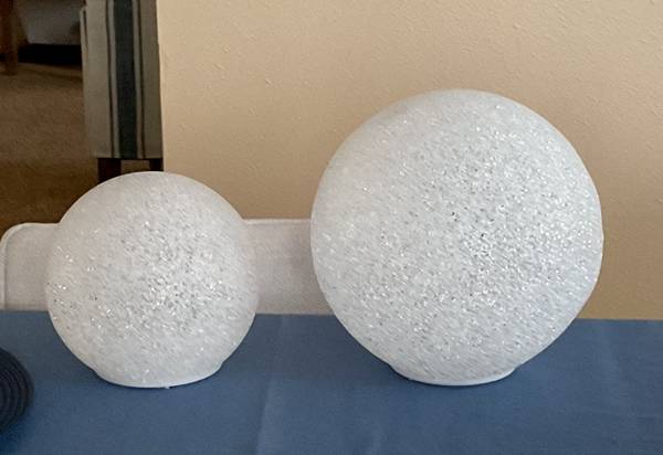 2 globe lights with timers. 1