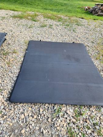 Tonneau Cover - Tri Fold 1