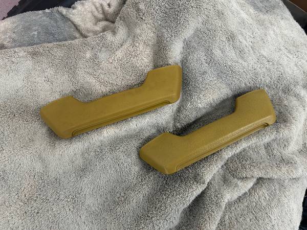 MGB Seats, Seat Frames, Door Rails, Map Pockets, etc. 1