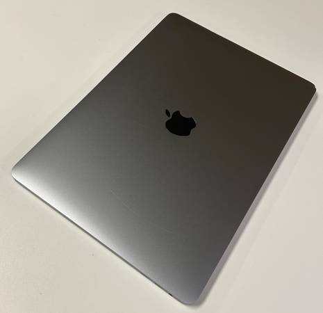2019 MacBook Pro 13-inch 2.4 4-Core i7 16GB 512GB IRIS + 655