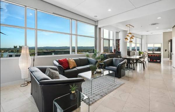 $1,995,000 / 3br - 2963ft2 - Luxury Penthouse | 360-Degree Views, 4 Balconies, High-End Remodel (Vancouver)63735808746881121