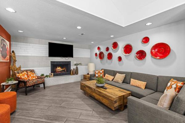 $2,238 / 2br - 930ft2 - Escapada de lujo de 2 dormitorios/2 baños con spa/bañera de hidromasaje, estacionamiento en garaje (Lynnwood)63934418508546122