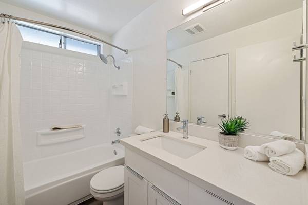 $3,875 / 2br - 1040ft2 - 2 Bed - 2.5 Bath, Pet-Friendly, Fire Pit (campbell)64011321667587124