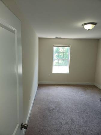$1.175 / 1 habitación - Habitación grande con baño privado, servicios incluidos, metro a 6 cuadras (Deanwood)63511496297987121