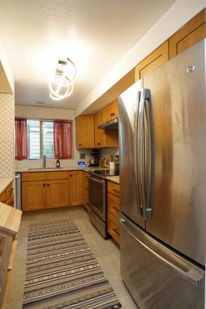 $3,495 / 2br - 1124ft2 - Live in Style Fully Renovated 2 Bedroom and 1-3/4 Bathroom Condo (Seattle)63659466349699123