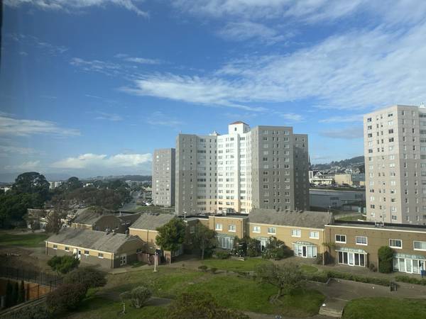 $1,200 / 2br - Dormitorio Principal Cerca de SFSU - Parkmerced Tower (ingleside / SFSU / CCSF)63873332071555120