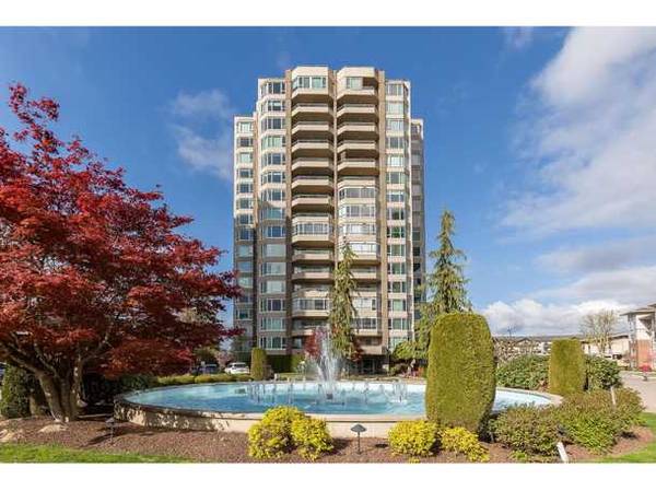 Beautiful 2 bed, 2 bath condo located in Regency Park Towers 1