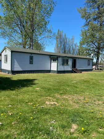 $300,000 / 3br - 984ft2 - Country setting 3 br 1.3/4 ba 2 car garage 11/4 acre for sale by owner (Roy)64165797284738122