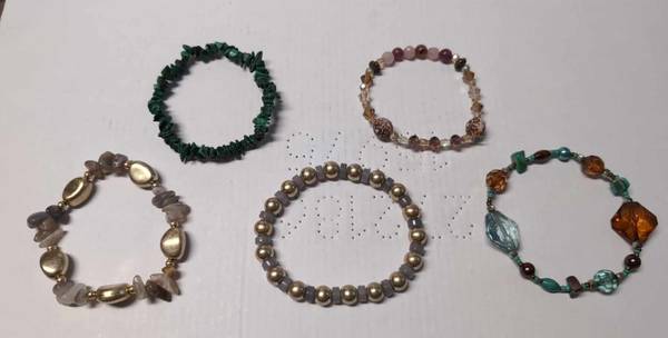 Stretch bracelets, each 1