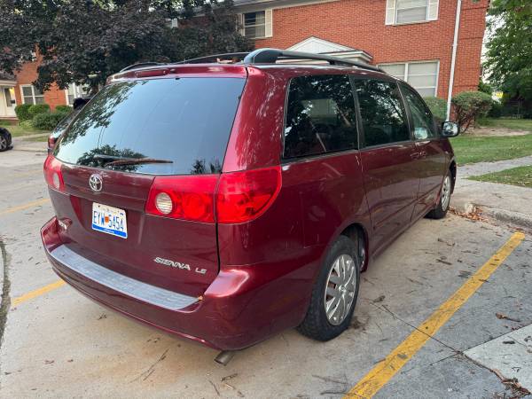 2006 Toyota Sienna - $1.200 (Dearborn Heights)63470238124801124