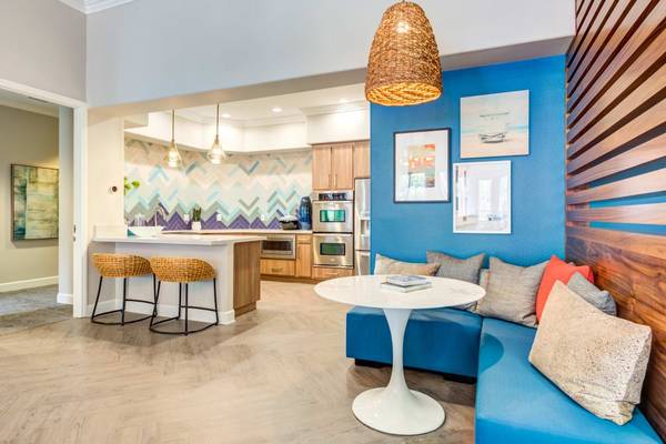 $3,191 / 2 habitaciones - 987 pies² - Microondas, Electrodomésticos de alta eficiencia energética, 2 habitaciones (11760 Westview Pkwy, San Diego, CA)63657292297219121