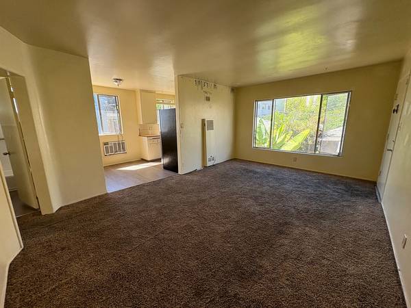 $2,249 / 2br - 700ft2 - Prime Hollywood 2BR/1BA Apartment + Parking – Walk to Everything!63840115202947123