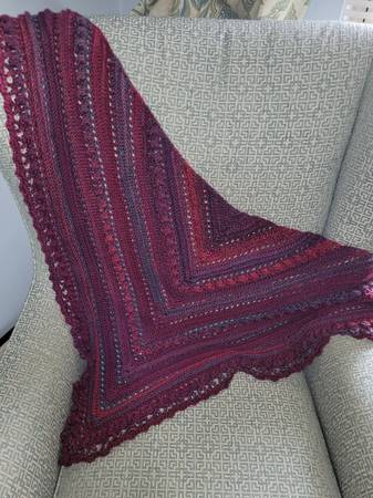 Shawl - Red variegated - Teen/Adult - $45 (Columbia)63471026642563120